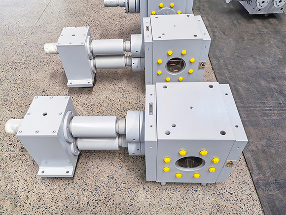 雙軸驅(qū)動(dòng)熔體泵